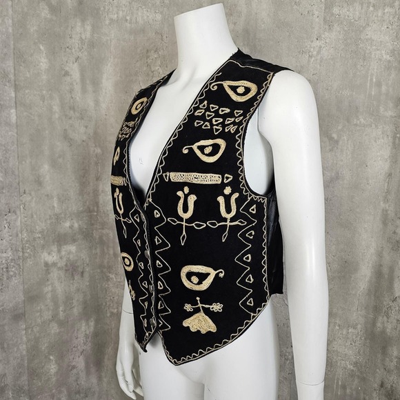 Vintage 70s Cheyenne Suede Vest Gold Embroidery Boho Folk Festival Waistcoat S - Picture 4 of 8